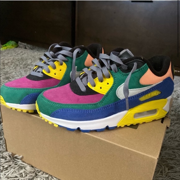 Nike Shoes - Nike Air Max 90 Sneakers